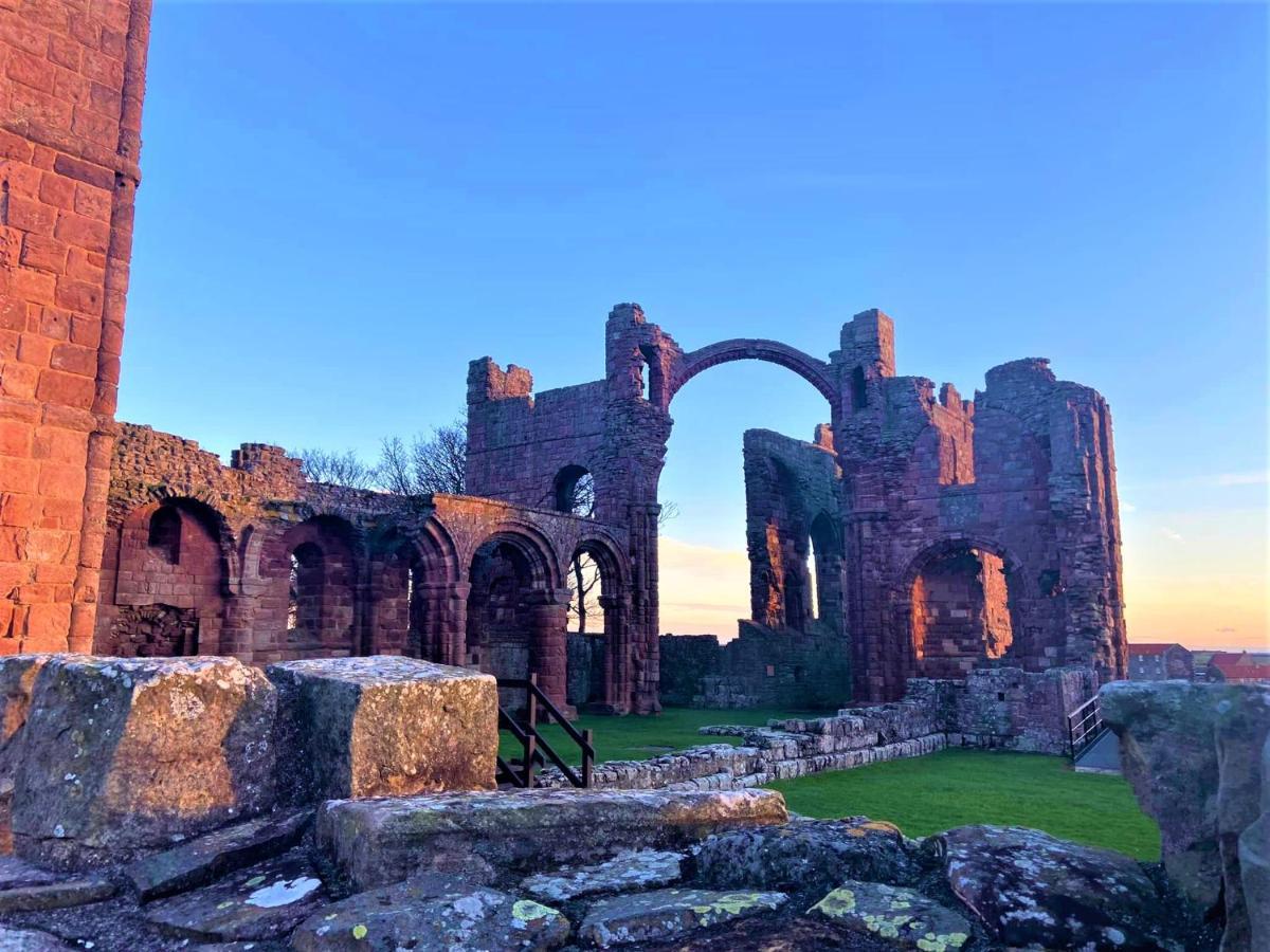 The Ship Inn Holy Island of Lindisfarne Ngoại thất bức ảnh